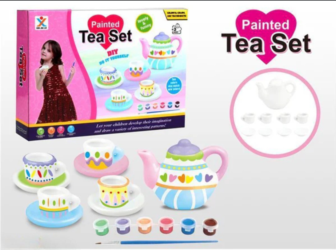 طقم شاي مرسوم يدويًا