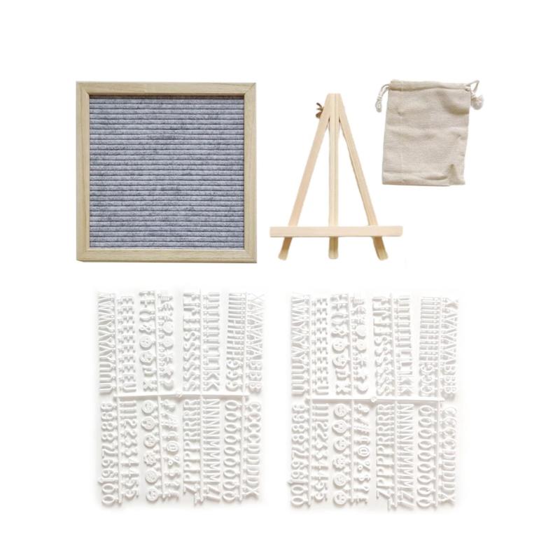 لوحة حروف خشبية