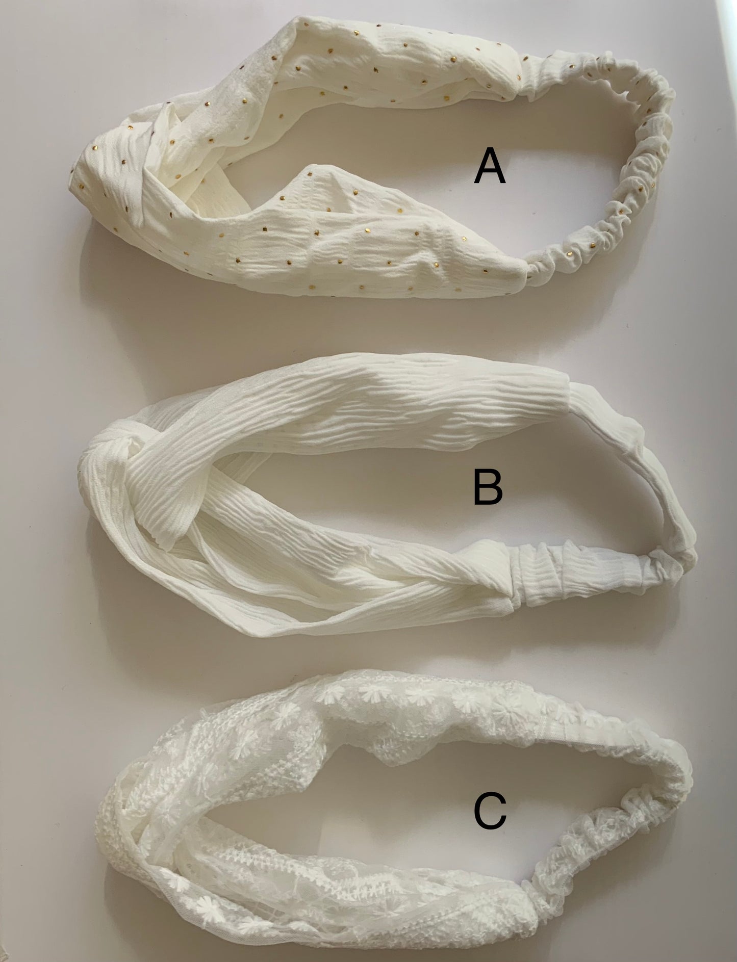 رباط شعر أبيض متقاطع