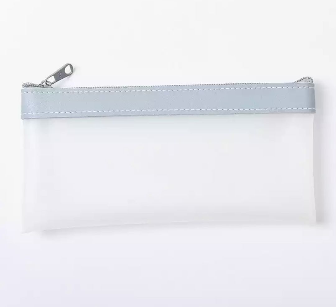 حقيبة أقلام رصاص عادية