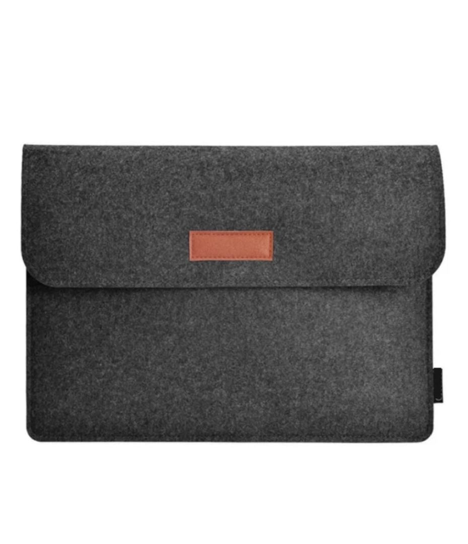 حقيبة كمبيوتر محمول من اللباد