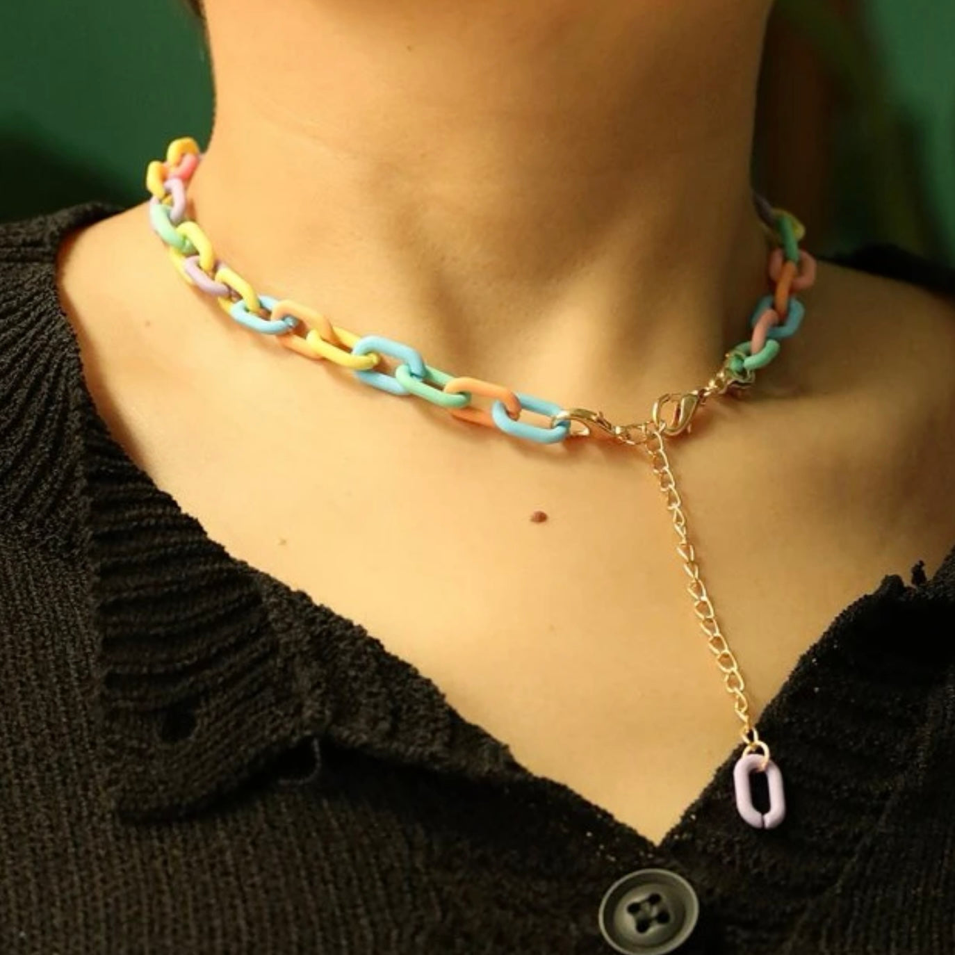 قلادة ملونة