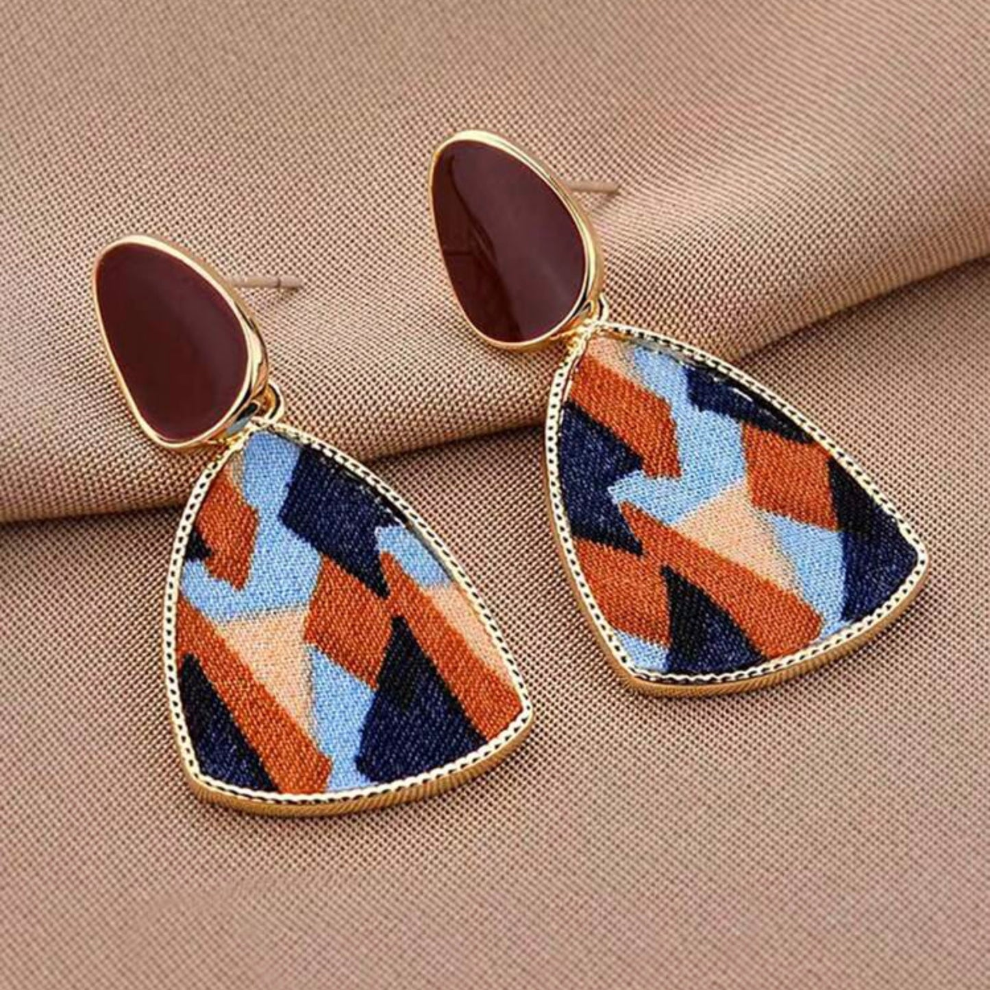 قرط بني متدلي