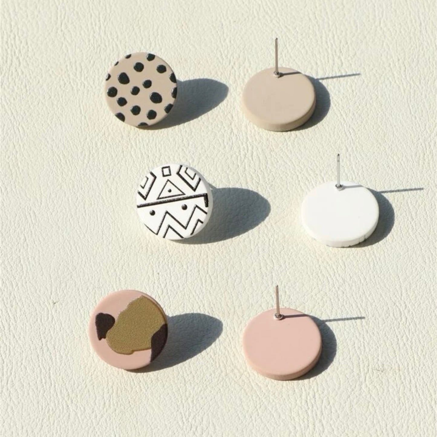 3 مجموعات من الأقراط البسيطة