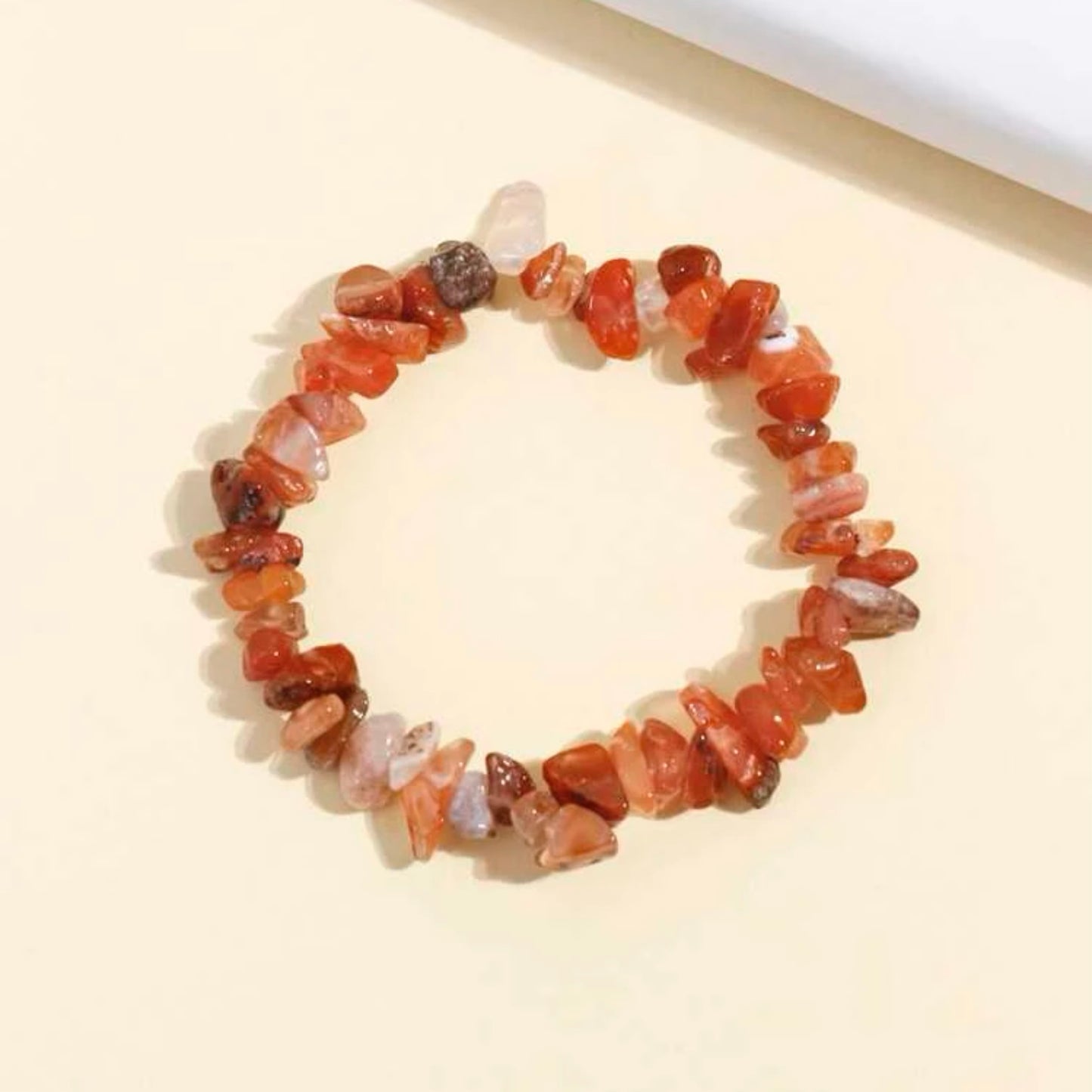 سوار من الخرز الحجري