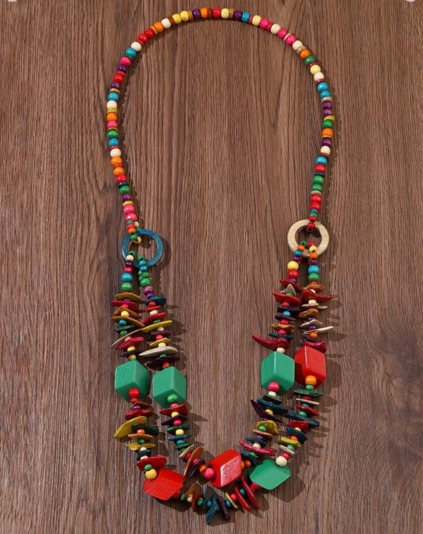 قلادة خشبية طويلة