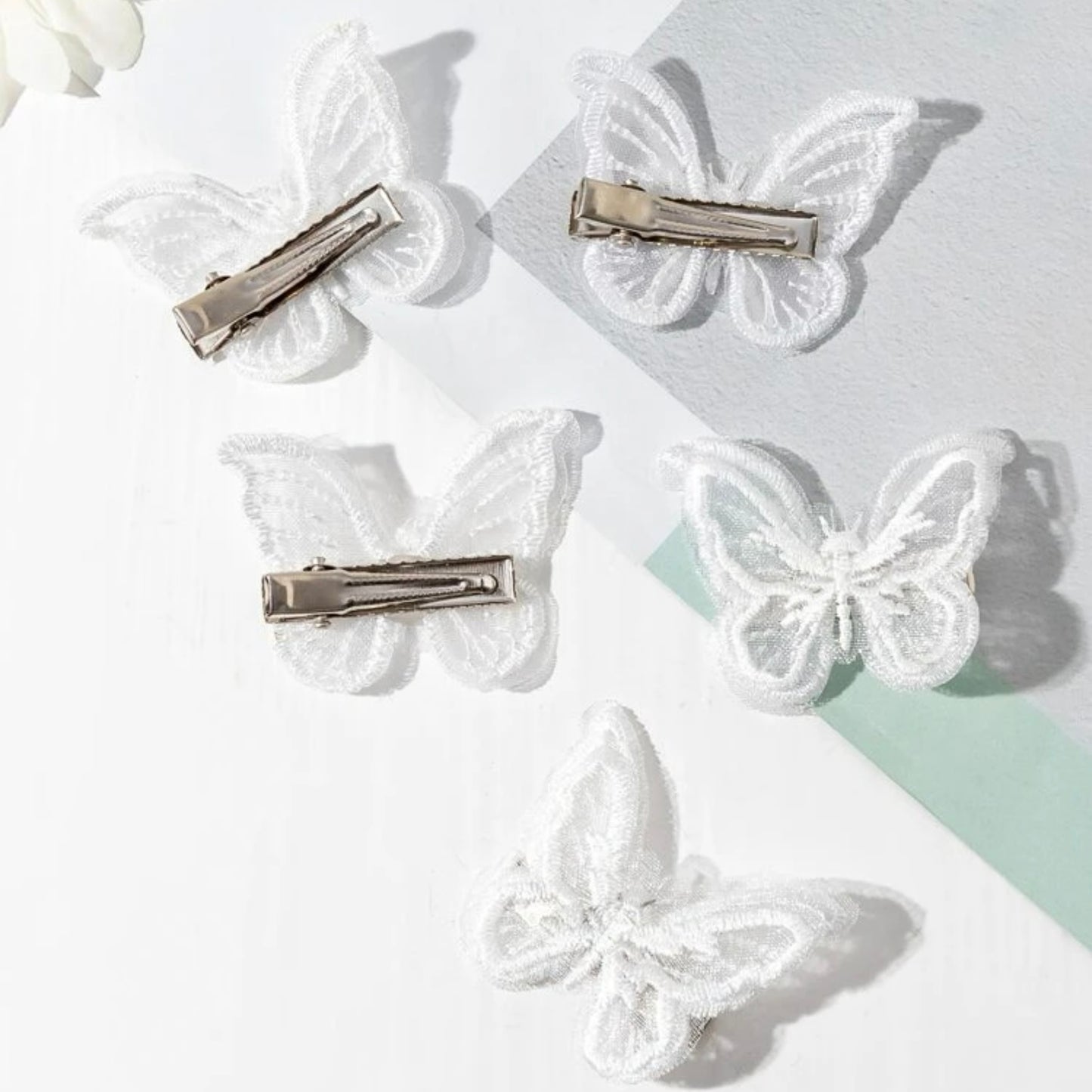 2 قطعة من مشابك الفراشة