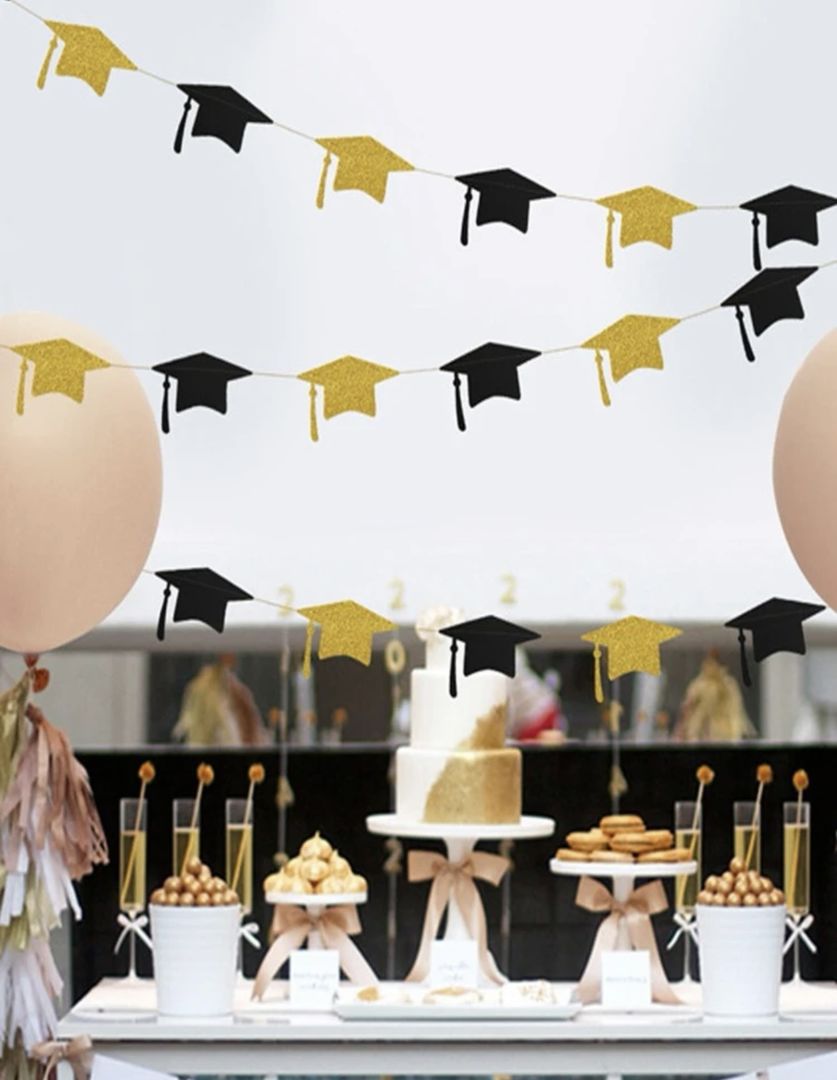 PULL FLAG - GRADUATION HAT