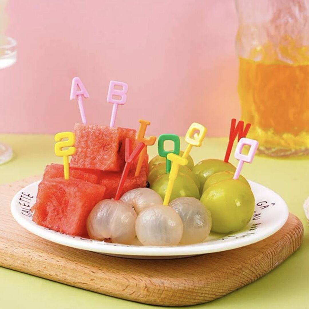 شوكة الفاكهة - الحروف