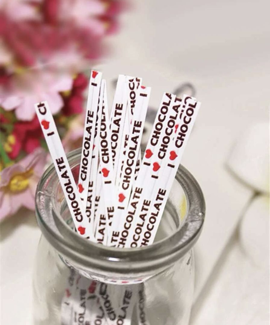 ربطة عنق معدنية ملفوفة