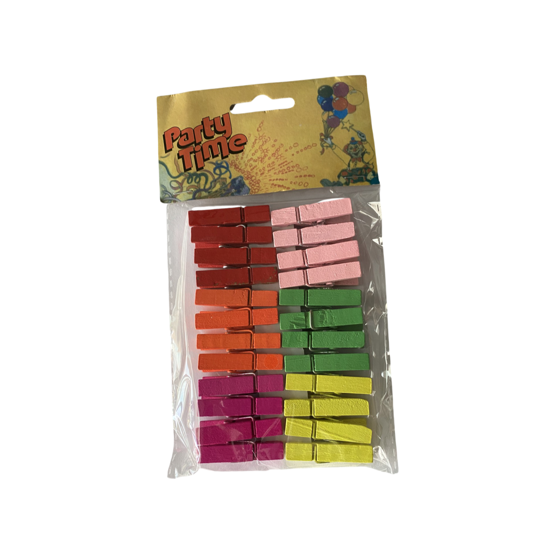 COLORFUL WOODEN CLIPS