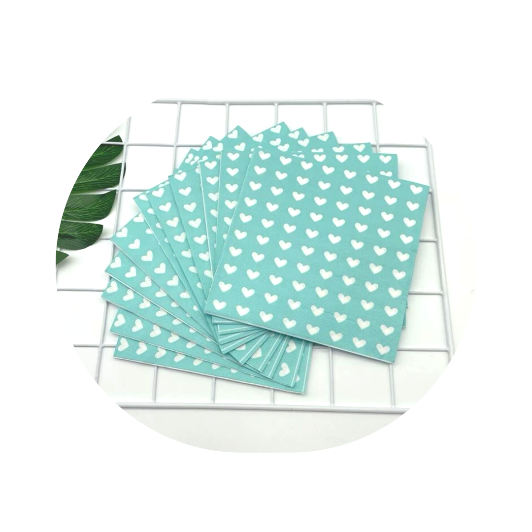 منديل للاستعمال مرة واحدة - قلب أبيض