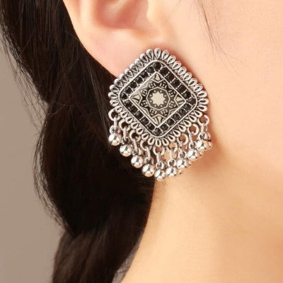 Ball tassel drop earrings