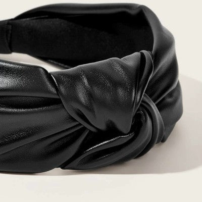 عصابة رأس جلدية