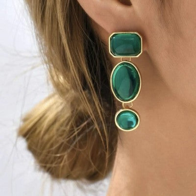 قرط أخضر غامق