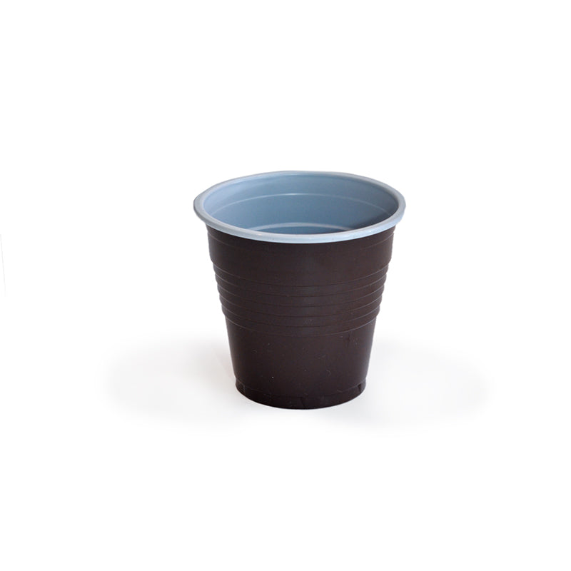 أكواب بلاستيكية