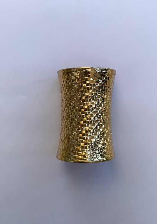 Hinged bangle