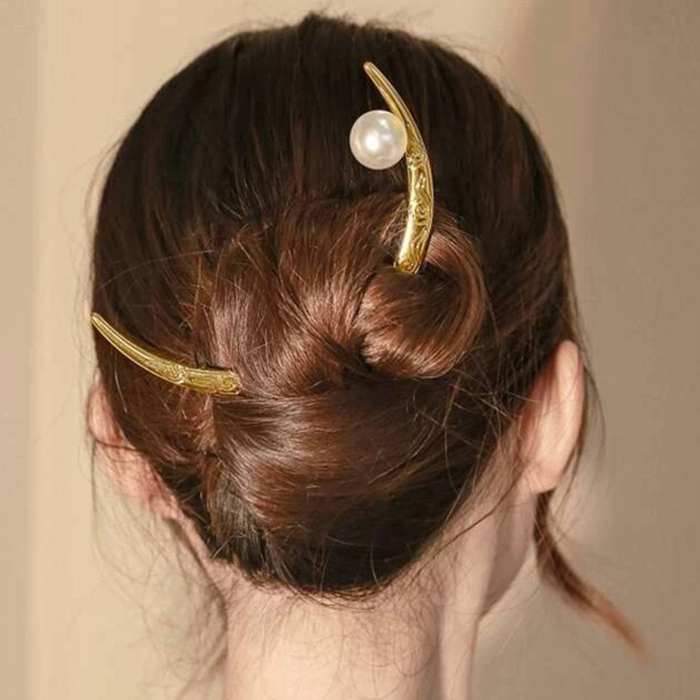 Pearl hair pin